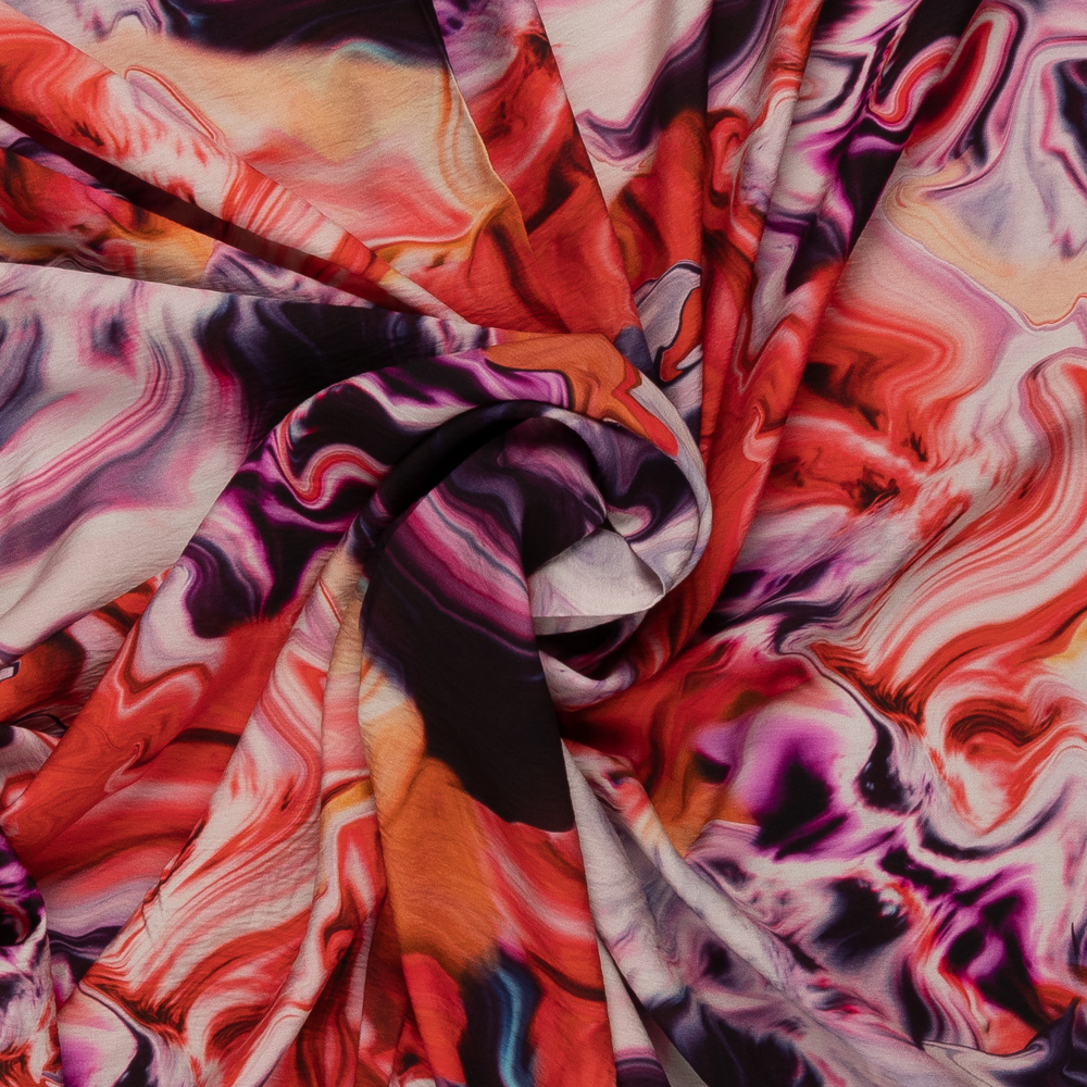 off white viscose nylon met rood aubergine roze fantasie digiprint