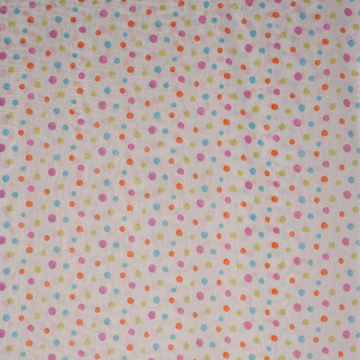 wit voile met gekleurde stippen bedrukt