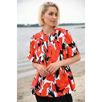 Off white crêpe viscose rood zwart gebloemd bedrukt