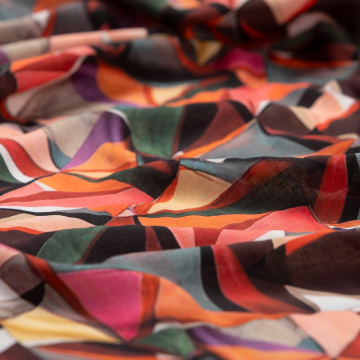 zwart viscose stof met groen, grijs, koraal abstract dessin Italiaans import