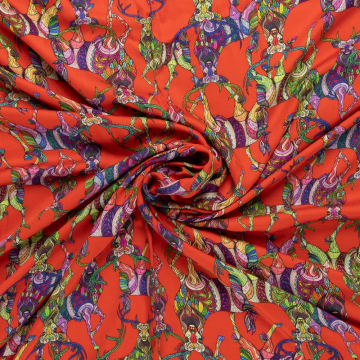 rood viscose satijn stof met multicolor fantasie hert