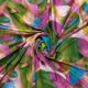 Böttger Stoffenwinkel - mosgroen viscose satijnstof met beige cyclaam fuchsia bladdessin Italiaans import - 65946