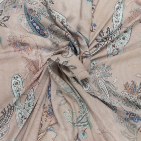 zand viscose stof met mint paisley dessin bedrukt