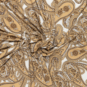 wit stretch tricot stof met beige bruin paisley dessin