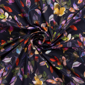 donkerblauw stretch satijnkatoen stof met rood paars groen blad dessin Italiaans import