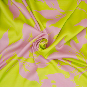 lime stretch viscose satijn stof met roze abstract dessin